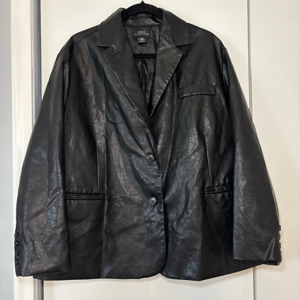 Urban Outfitters Women’s Faux Leather Blazer Jacket XS Black Oversize